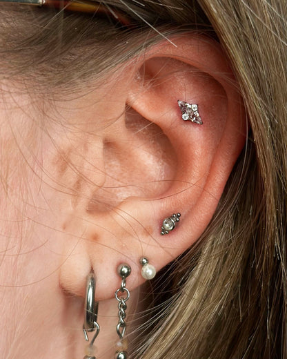 Piercing en forme de diamant en titane - Thea