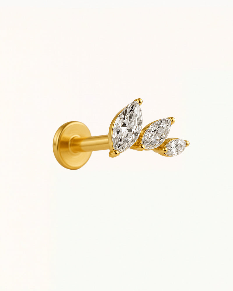 Piercing en titane avec trois pierres marquise - Brielle