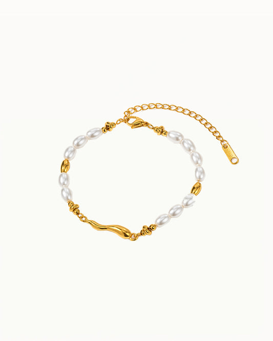 Goldfarbenes Armband mit Perlen - Billie