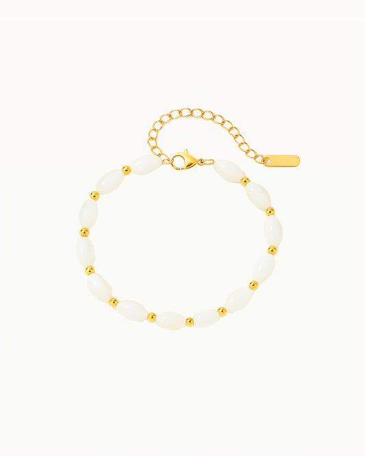 Elegantes Armband mit weißen Perlen - Jaycee