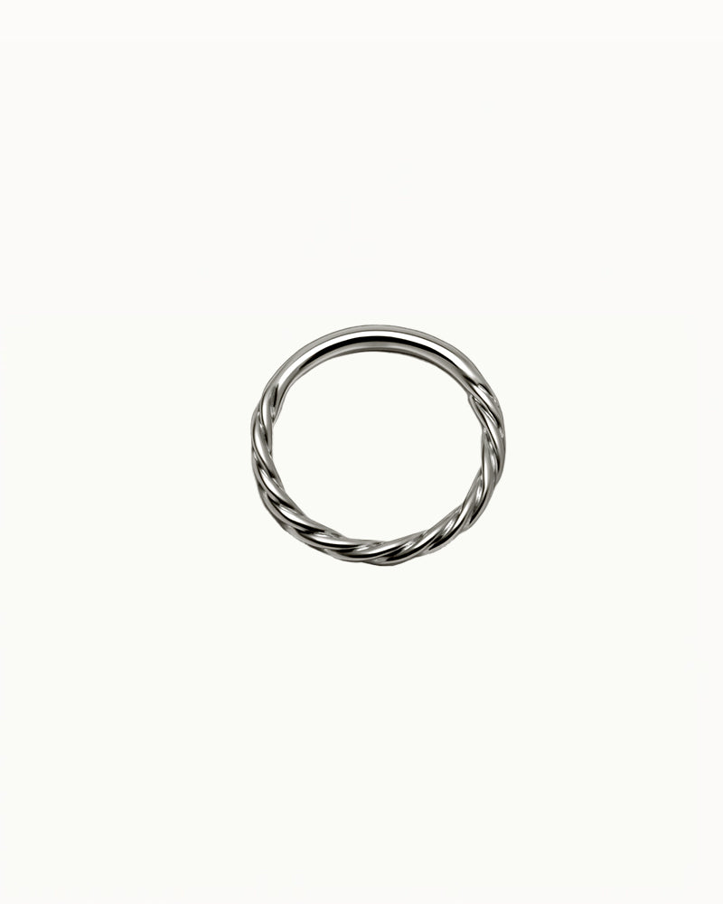Bague Piercing Torsadée en Titane - Hailie